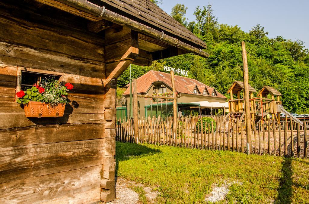 Penzion Park Lasko Exterior photo