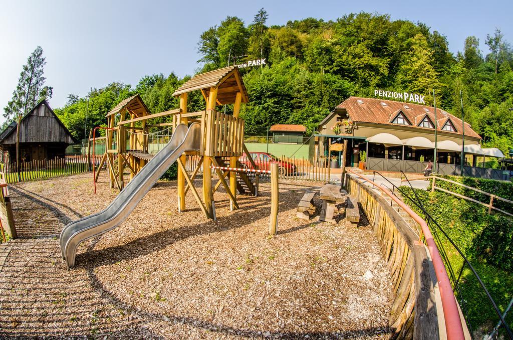Penzion Park Lasko Exterior photo